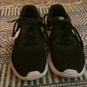 size 9 Nike shoes